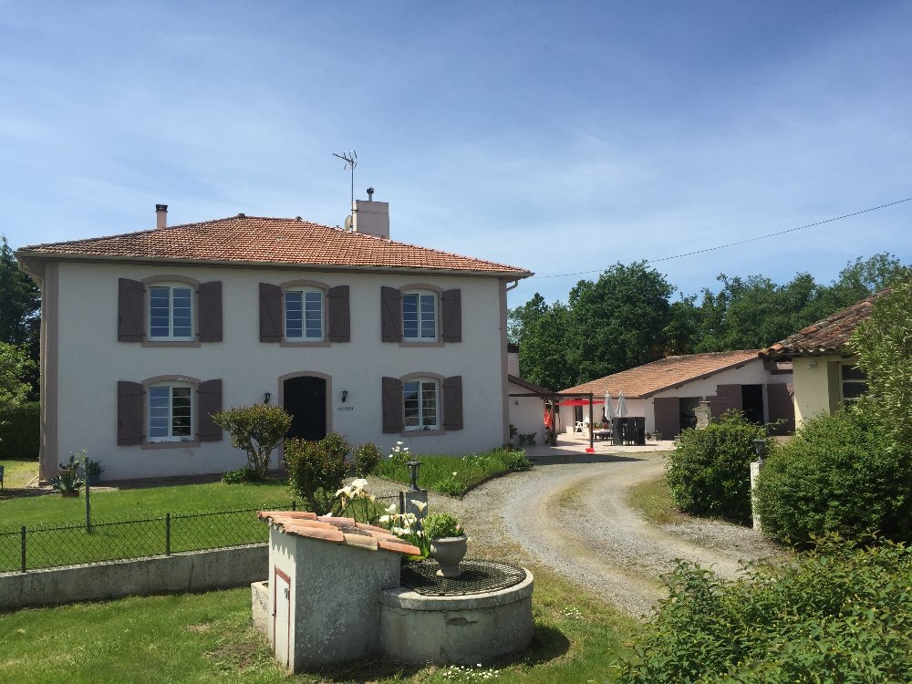 Aire camping-car  Ozourt (40380) - Photo 3